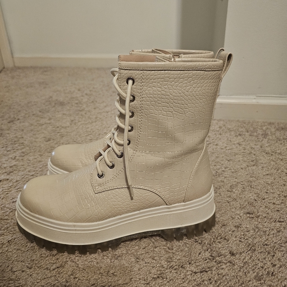 AZALEA WANG You're So Dramatic Combat Boots Crocodile Design Platform Sole Size9 - Picture 5 of 10